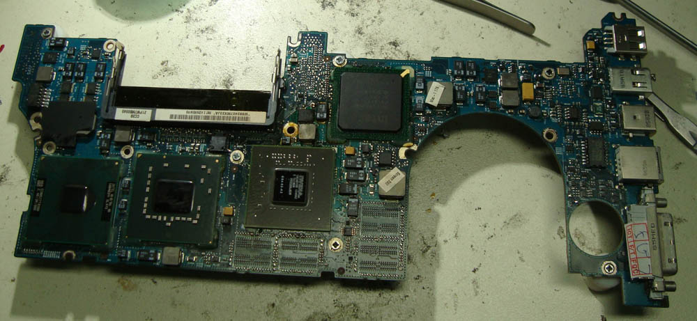 macbook4.jpg